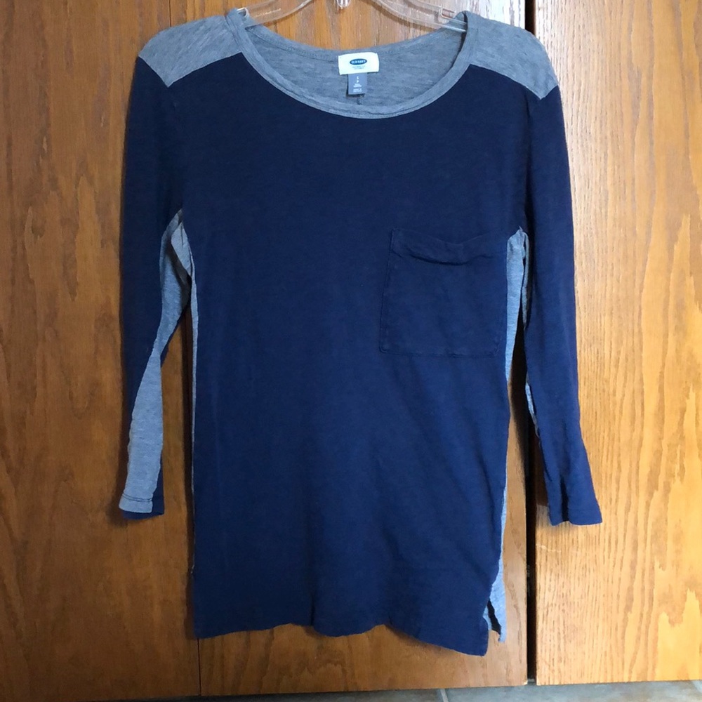 3/4 length sleeve tee.